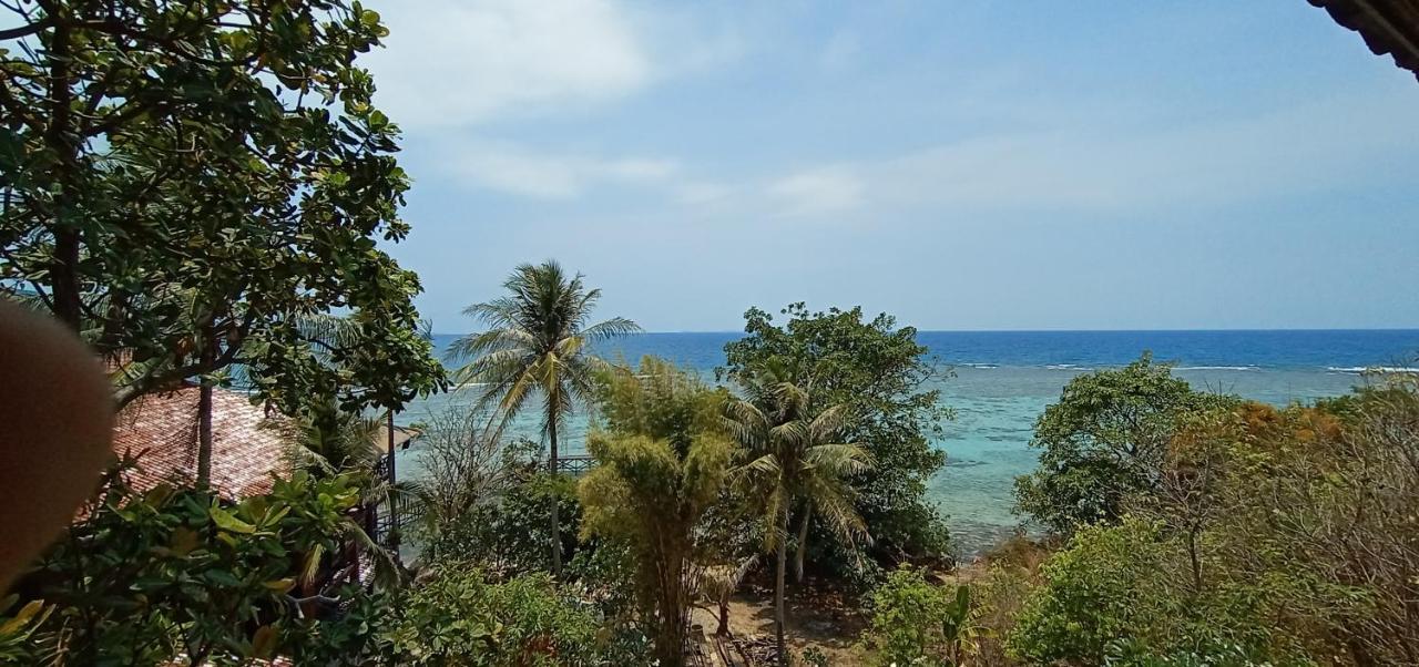 Breve Azurine Lagoon Resort Karimunjawa Exterior photo